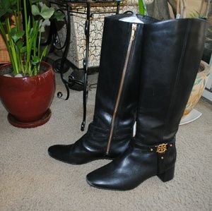 SOLD:Tory Burch heeled boots